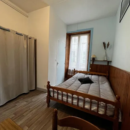 Studio La Bourboule, 1 Piece, 2 Personnes - Fr-1-667-39 Apartamento
