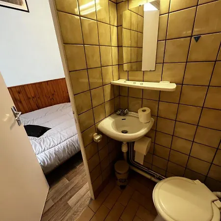 Apartamento Studio La Bourboule, 1 Piece, 2 Personnes - Fr-1-667-39 *